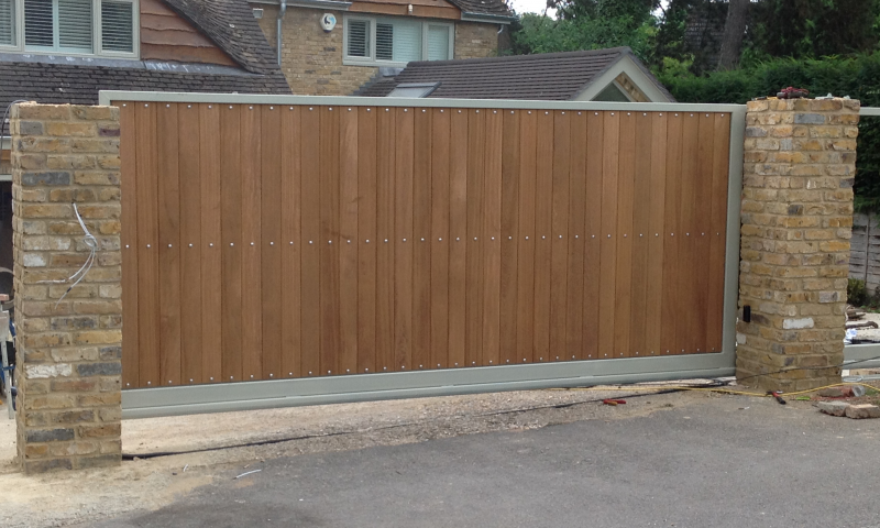 An automated wooden gate